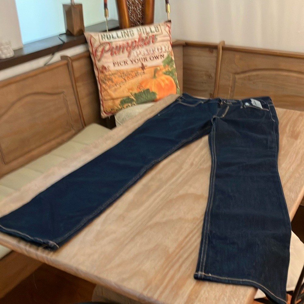Old Navy Wow Bootcut. NWT